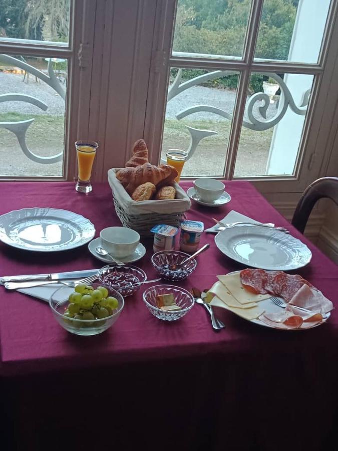 Bed and Breakfast Chateau Maleplane Сен-Леонар-де-Нобла Экстерьер фото