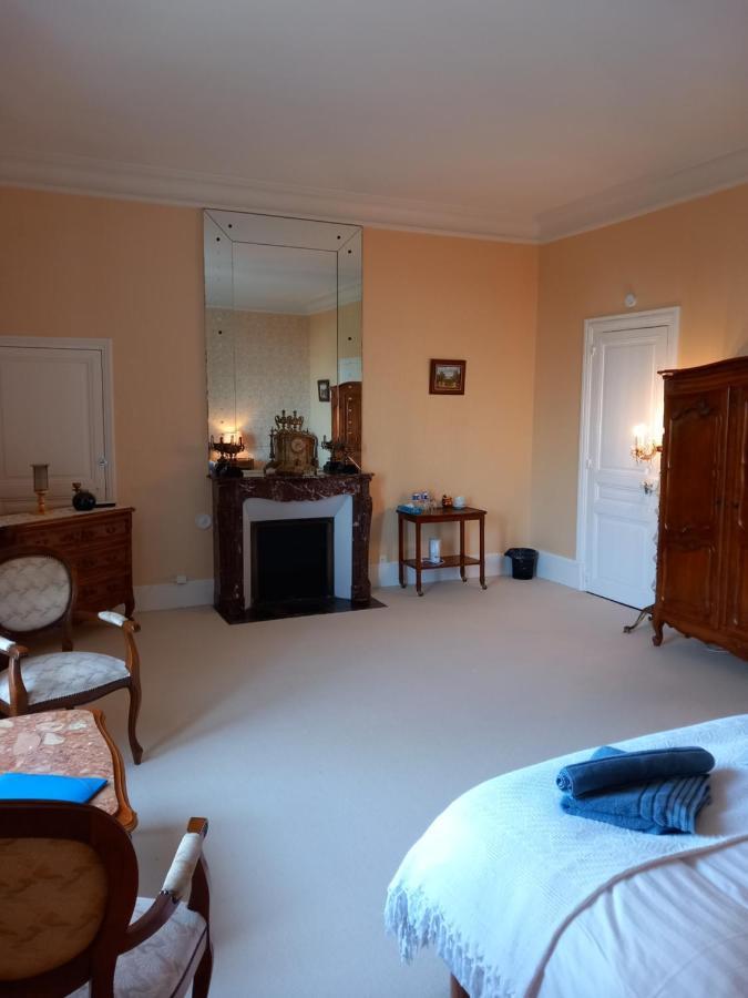 Bed and Breakfast Chateau Maleplane Сен-Леонар-де-Нобла Экстерьер фото