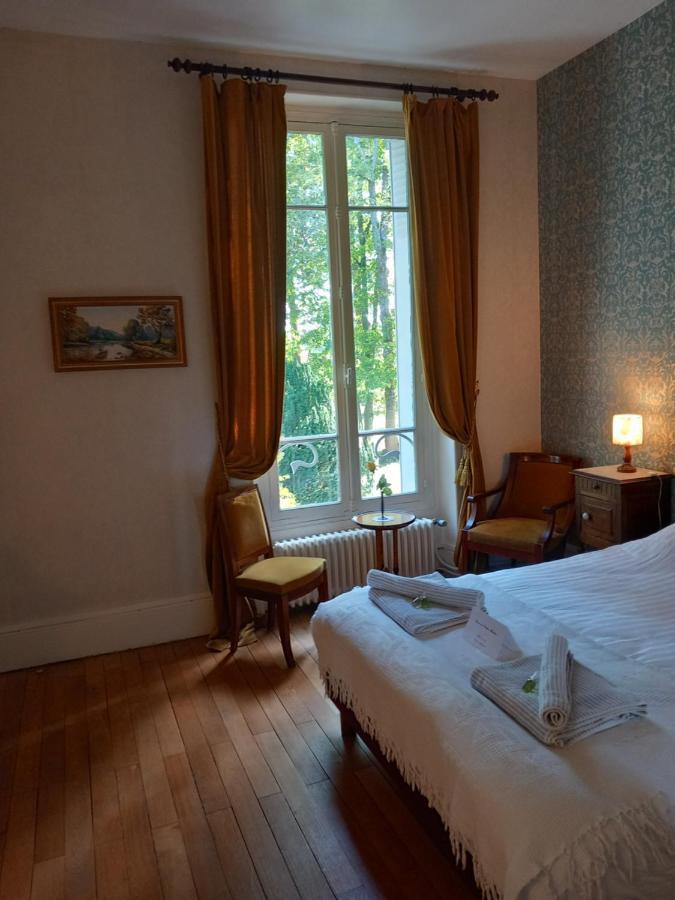 Bed and Breakfast Chateau Maleplane Сен-Леонар-де-Нобла Экстерьер фото