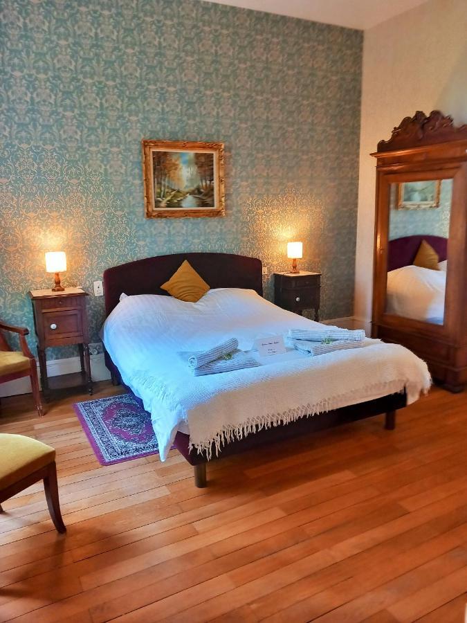 Bed and Breakfast Chateau Maleplane Сен-Леонар-де-Нобла Экстерьер фото