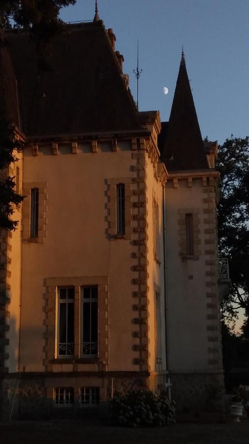 Bed and Breakfast Chateau Maleplane Сен-Леонар-де-Нобла Экстерьер фото